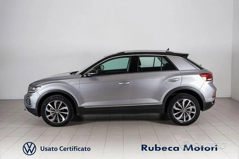 Volkswagen T-Roc 2023 photo 3