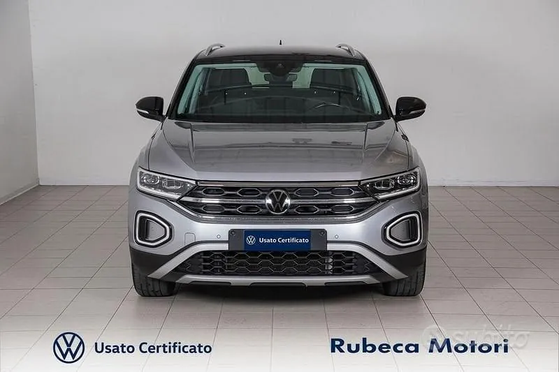 Volkswagen T-Roc 2023 photo 2