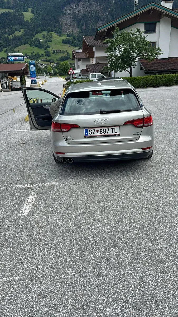 Audi A4 2016 photo 2