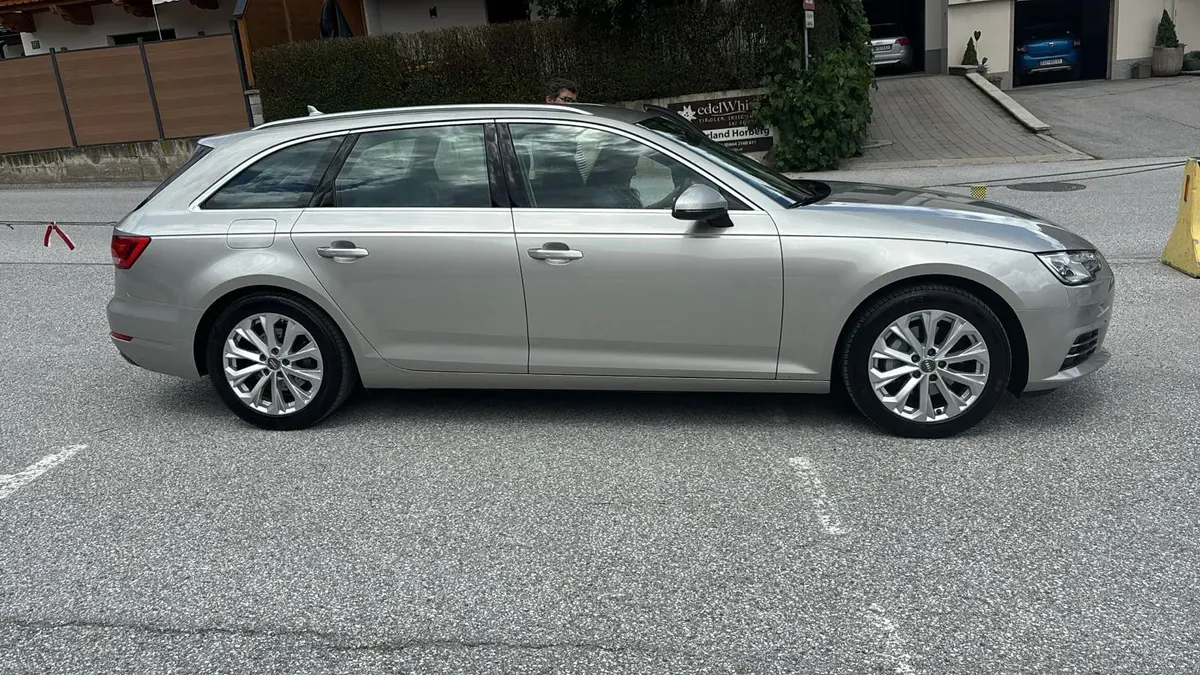 Audi A4 2016 photo 3