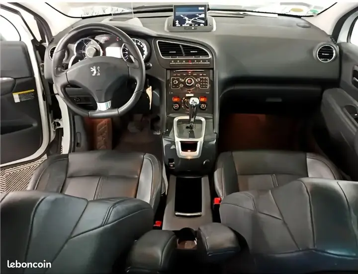 Peugeot 5008 2012 photo 3