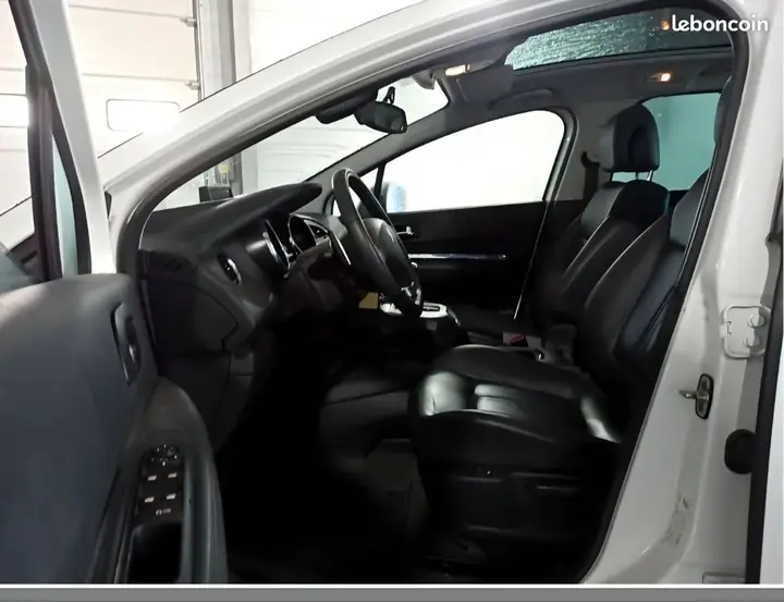 Peugeot 5008 2012 photo 2