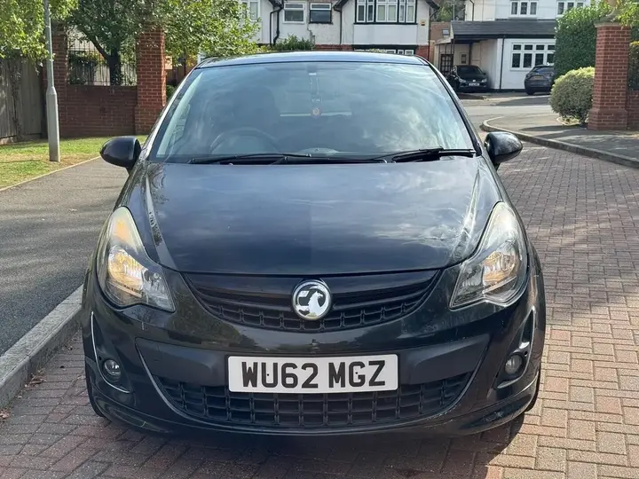 Vauxhall Corsa 2012 photo 2