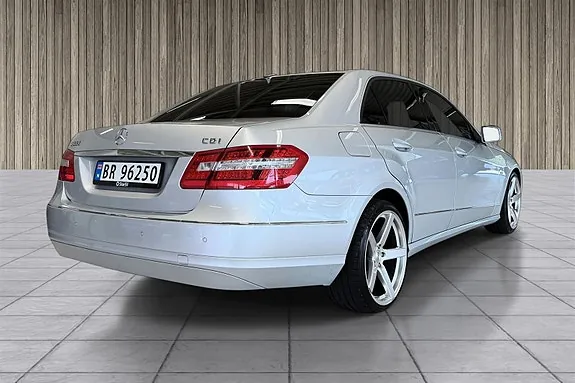 Mercedes-Benz E220 D 2009 photo 4