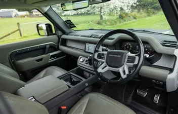 Land Rover Defender 2021 photo 4