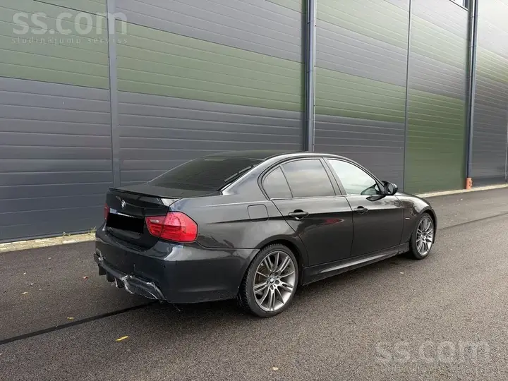 BMW 320D 2010 photo 5