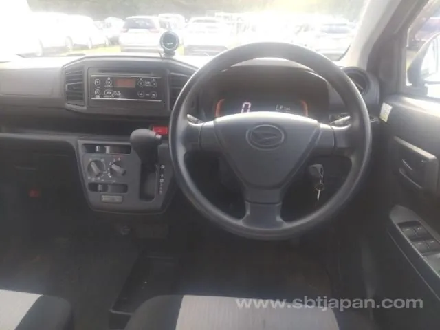 Daihatsu Mira 2017 photo 5