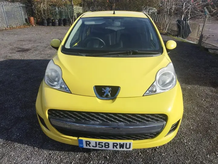 Peugeot 107 2009 photo 2