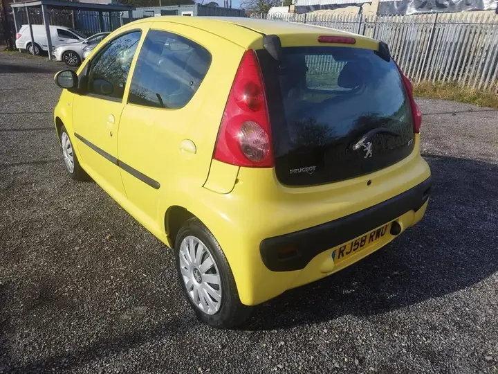 Peugeot 107 2009 photo 4