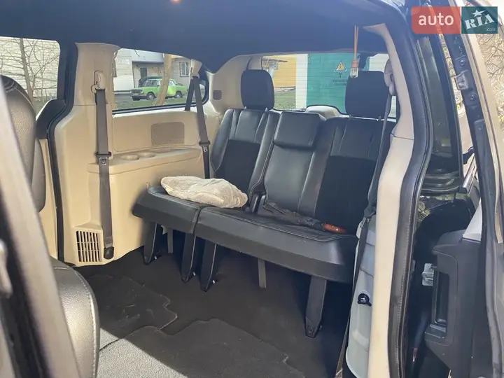 Dodge Grand Caravan 2017 photo 4