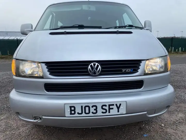 Volkswagen Caravelle 2003 photo 2