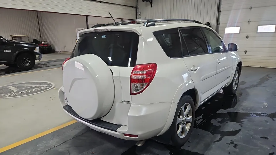 Toyota Rav4 2011 photo 5