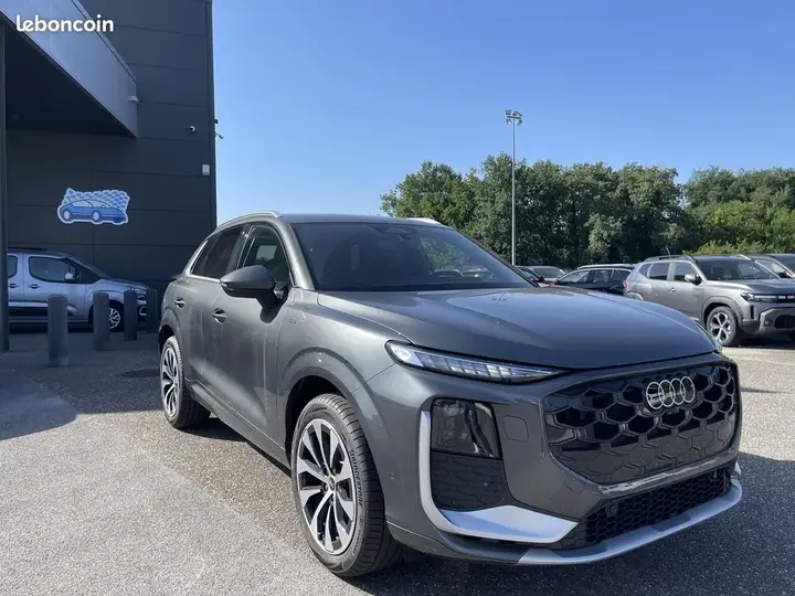 Audi Q3 2025 photo 3