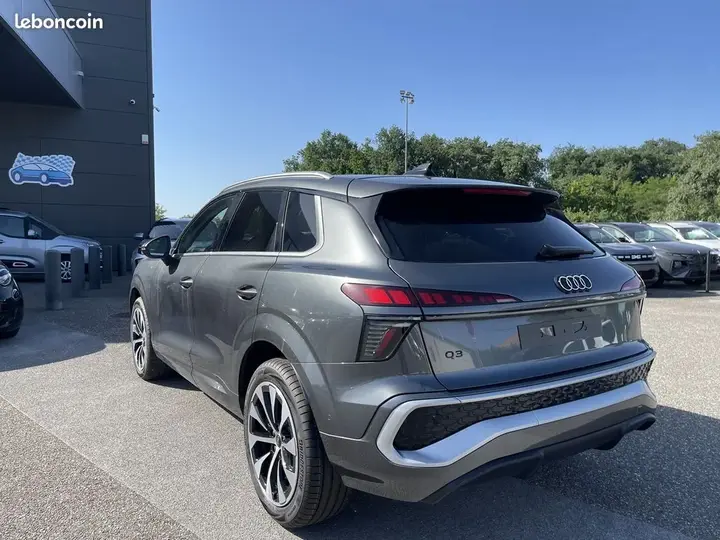 Audi Q3 2025 photo 4