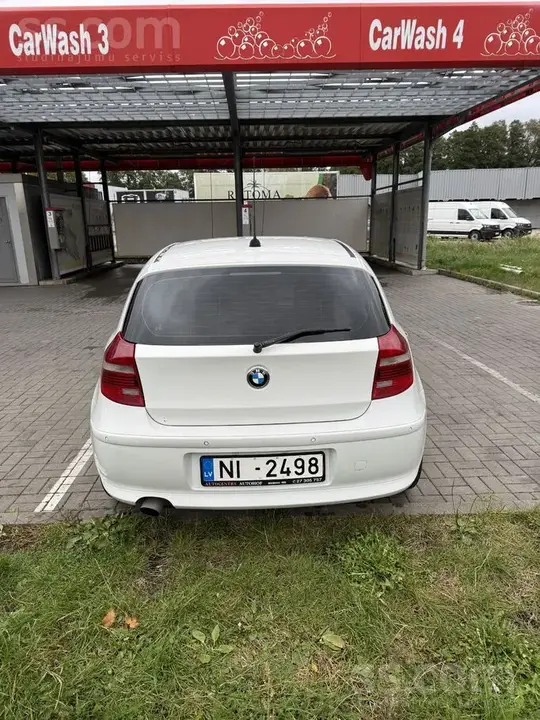 BMW 118D 2008 photo 2