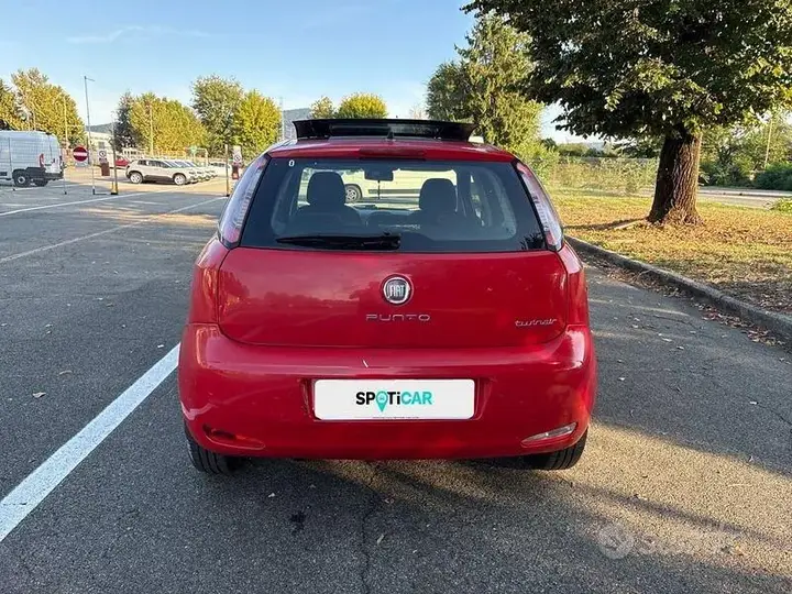 Fiat Punto 2012 photo 4