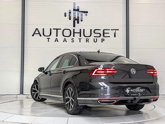 Volkswagen Passat 2019 photo 2