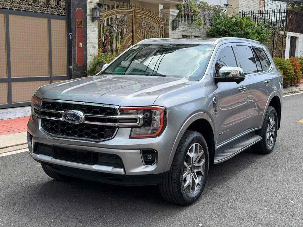Ford Everest 2023 photo 2