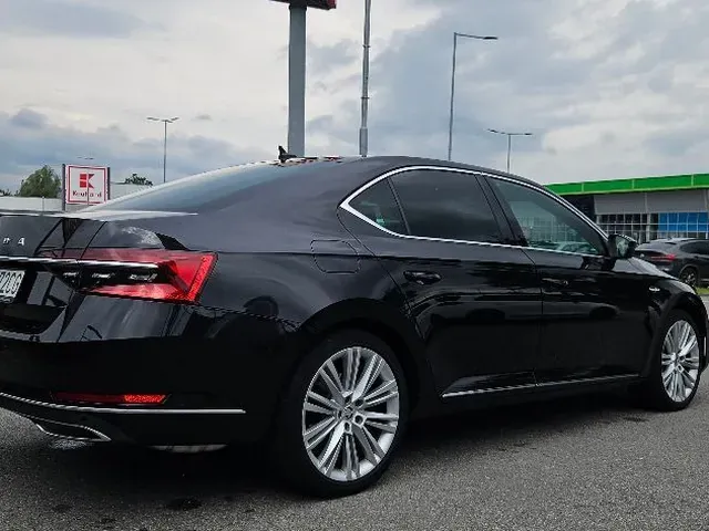 Skoda Superb 2022 photo 4