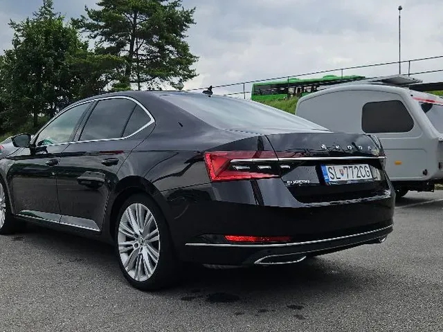 Skoda Superb 2022 photo 2