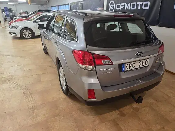 Subaru Outback 2010 photo 4
