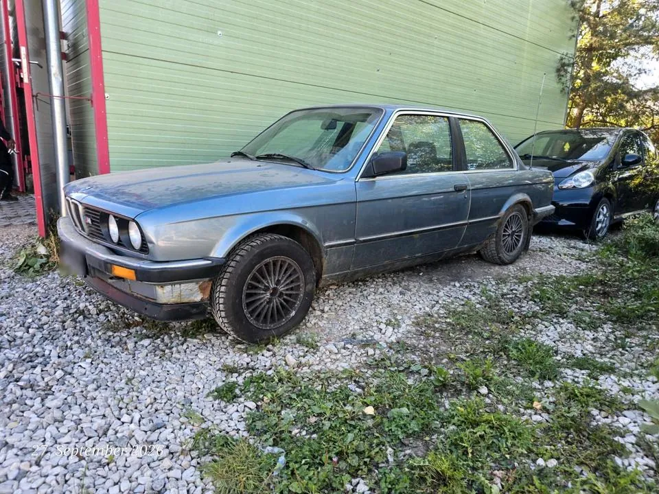 BMW E30