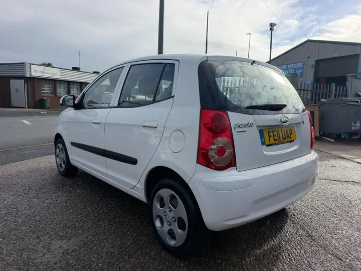 Kia Picanto 2011 photo 4