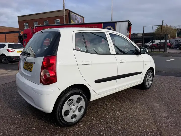 Kia Picanto 2011 photo 5