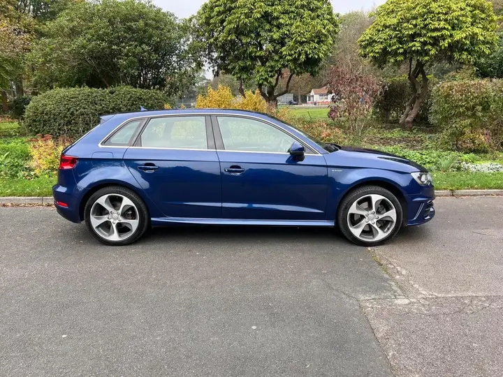 Audi A3 2015 photo 2