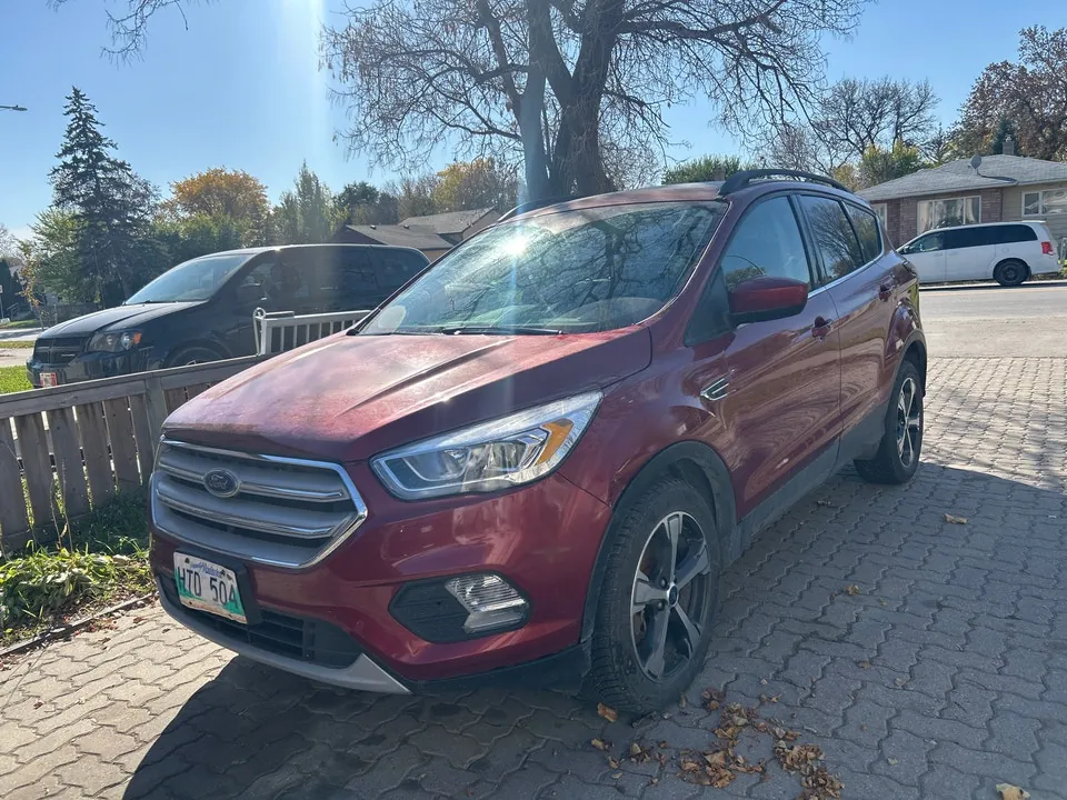 Ford Escape 2018 photo 2