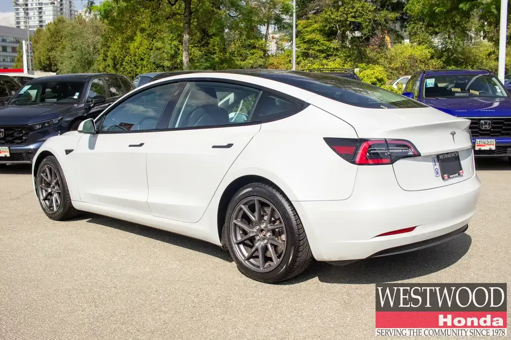 Tesla Model 3 2021 photo 3