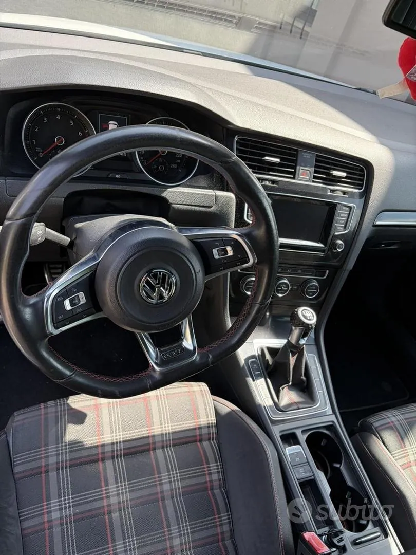 Volkswagen Golf 2015 photo 4