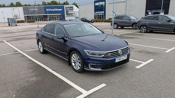 Volkswagen Passat 2018 photo 2