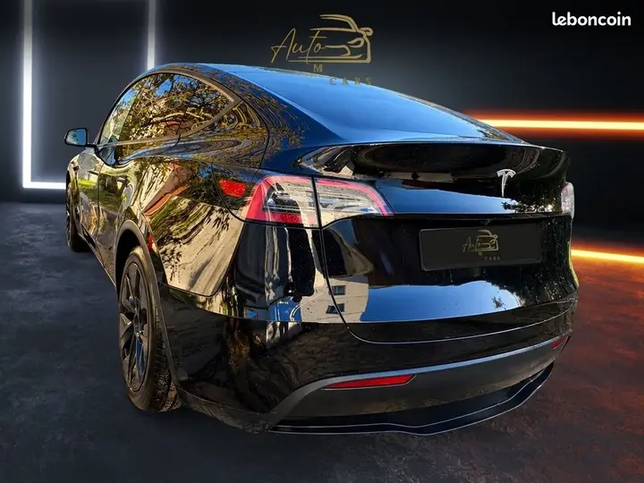 Tesla Model Y 2025 photo 3