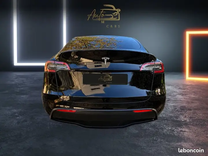 Tesla Model Y 2025 photo 4