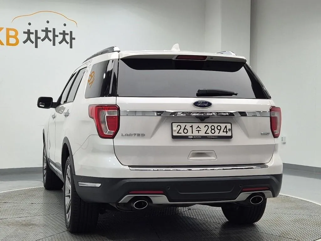 Ford Explorer 2018 photo 2