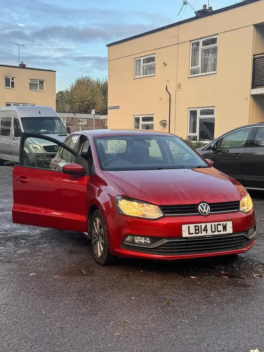 Volkswagen Polo 2014 photo 2
