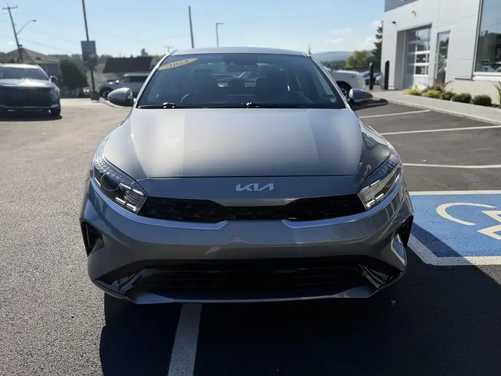 Kia Forte 2023 photo 2