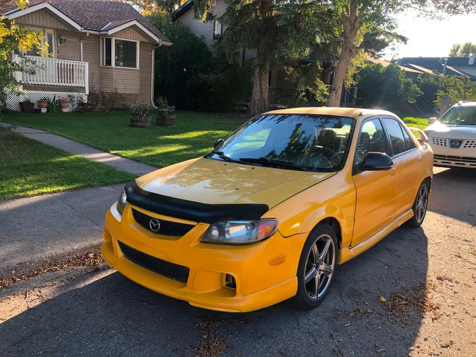 Mazda Protege 2000 photo 2