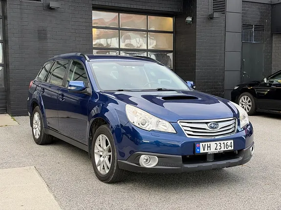 Subaru Outback 2010 photo 2