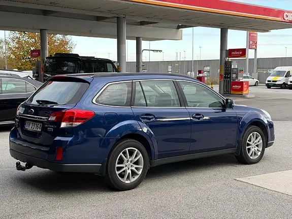 Subaru Outback 2010 photo 3