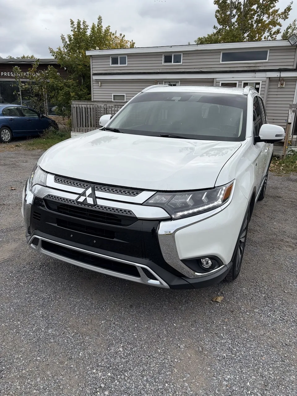Mitsubishi Outlander 2019 photo 2