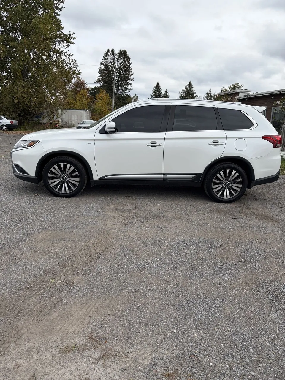 Mitsubishi Outlander 2019 photo 3
