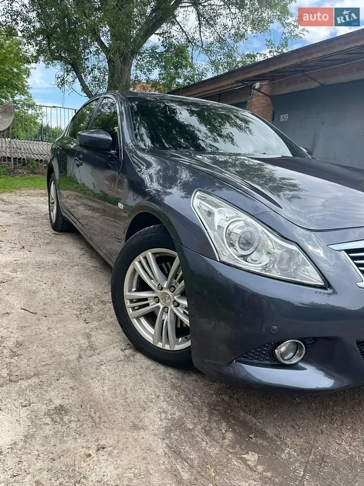 Infiniti G25 2011 photo 5