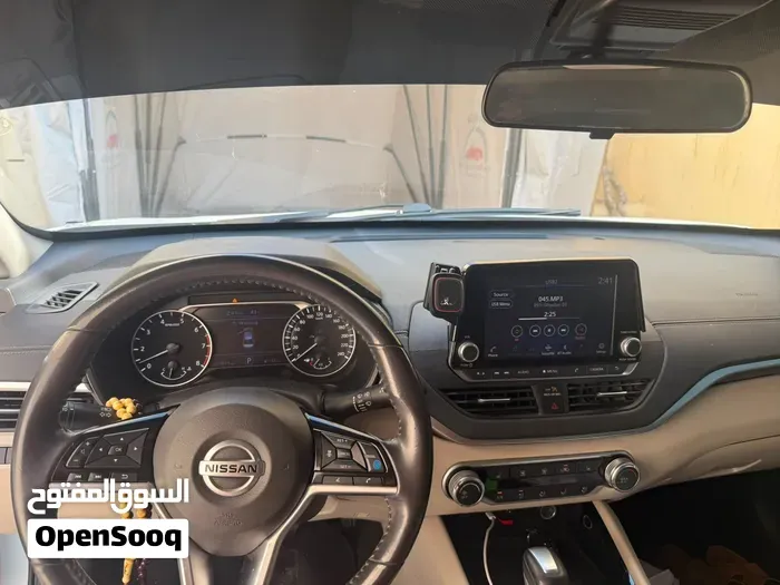 Nissan Altima 2022 photo 3