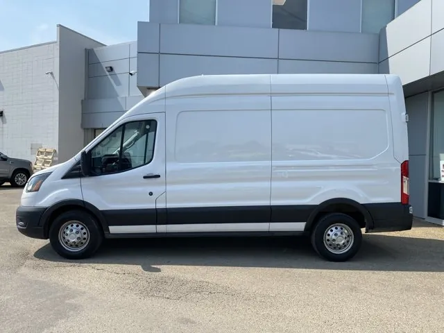 Ford Transit 2023 photo 2