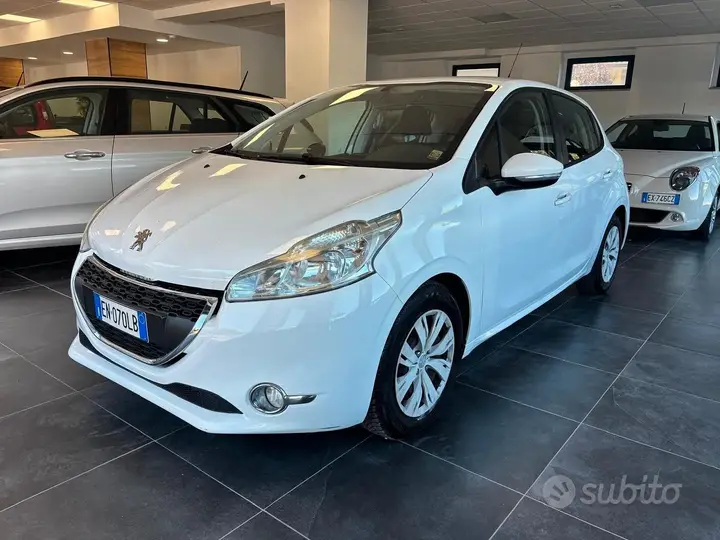 Peugeot 208 2012 photo 4