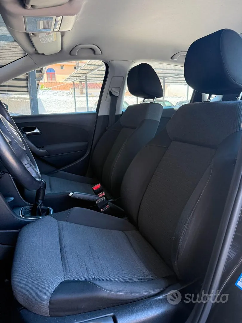 Volkswagen Polo 2012 photo 5