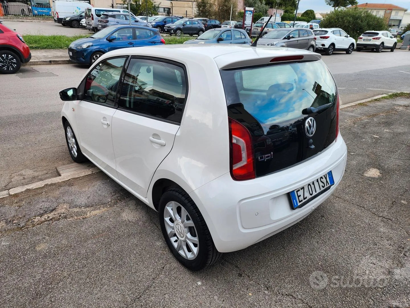 Volkswagen Up 2016 photo 5