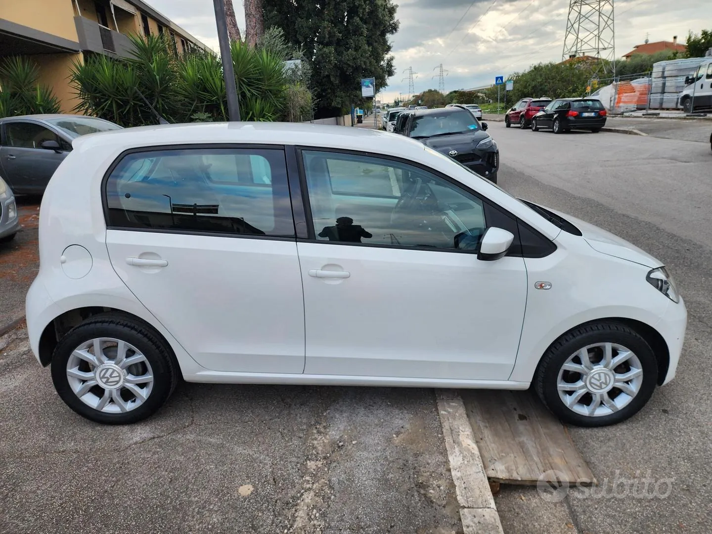 Volkswagen Up 2016 photo 3